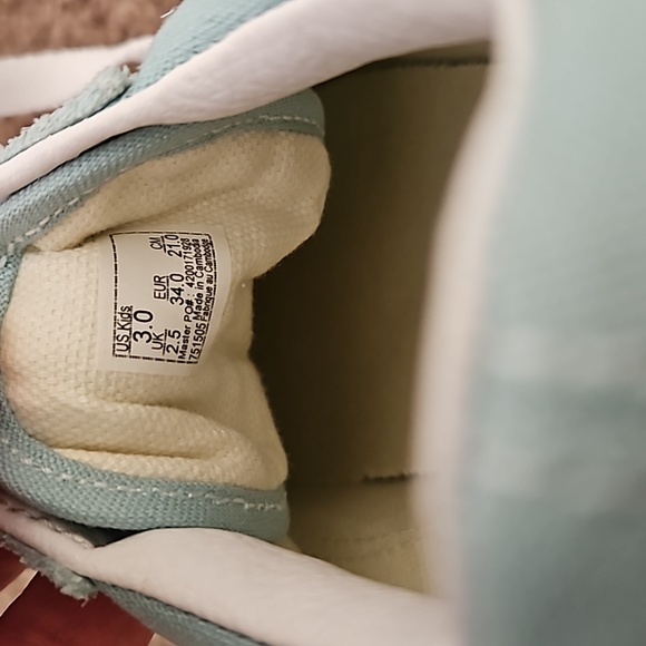 GIRLS OLD SKOOL VANS SZ 3 - Picture 7 of 8